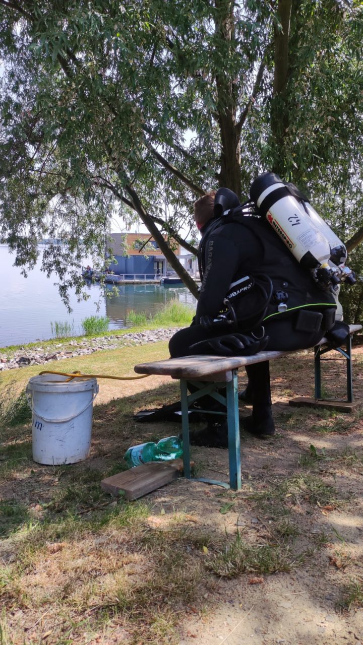 Feuerwehr der LEAG bei Prüfungen für Einsatztaucher