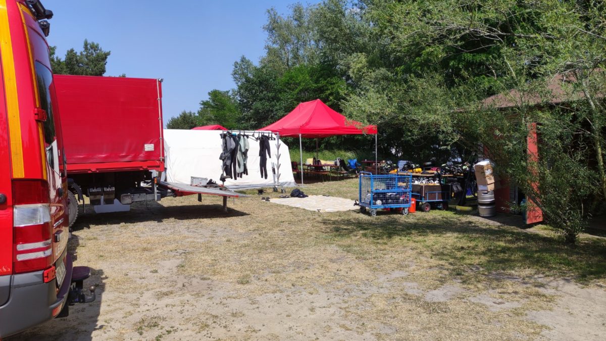 Camp der Feuerwehr der LEAG auf dem Vereinsgelände der Flossenfreunde Laasow