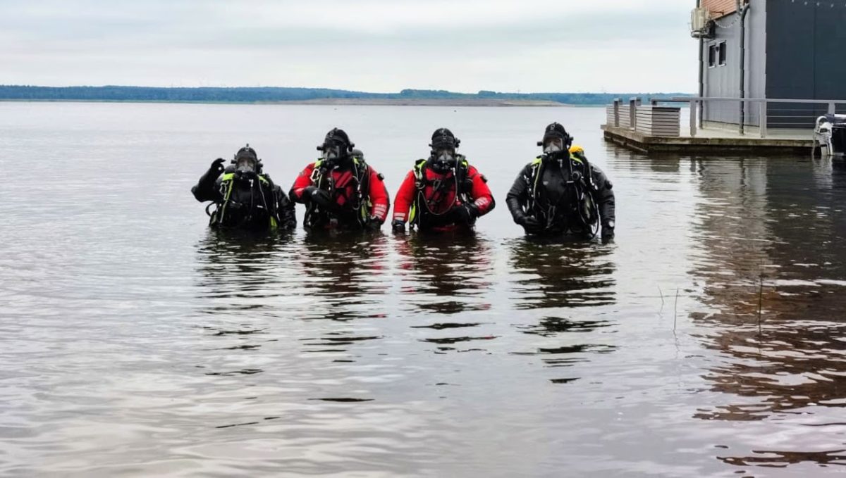 Feuerwehrtaucher am Gräbendorfer See